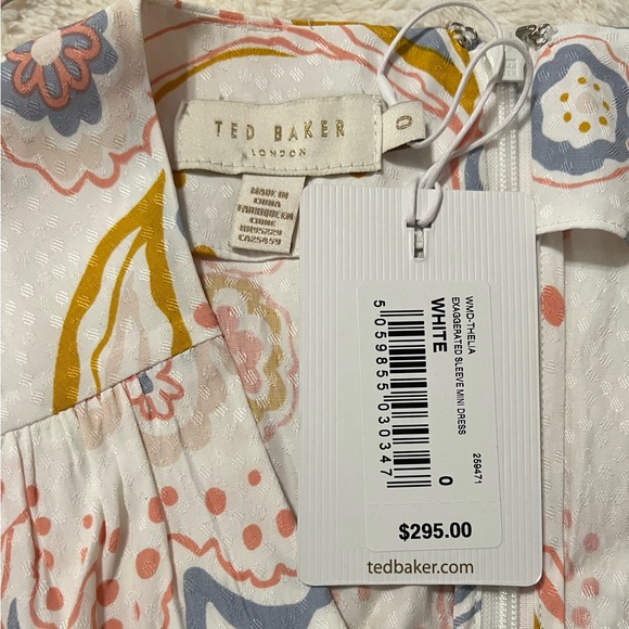 TED BAKER London Thelia Exaggerated Sleeve
Mini Dress. - Picture 5 of 6